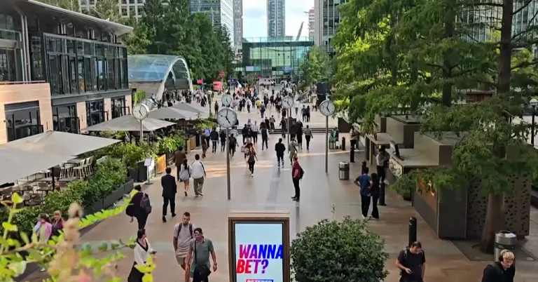 অর্থনীতির ঝুঁকিতে যুক্তরাজ্য